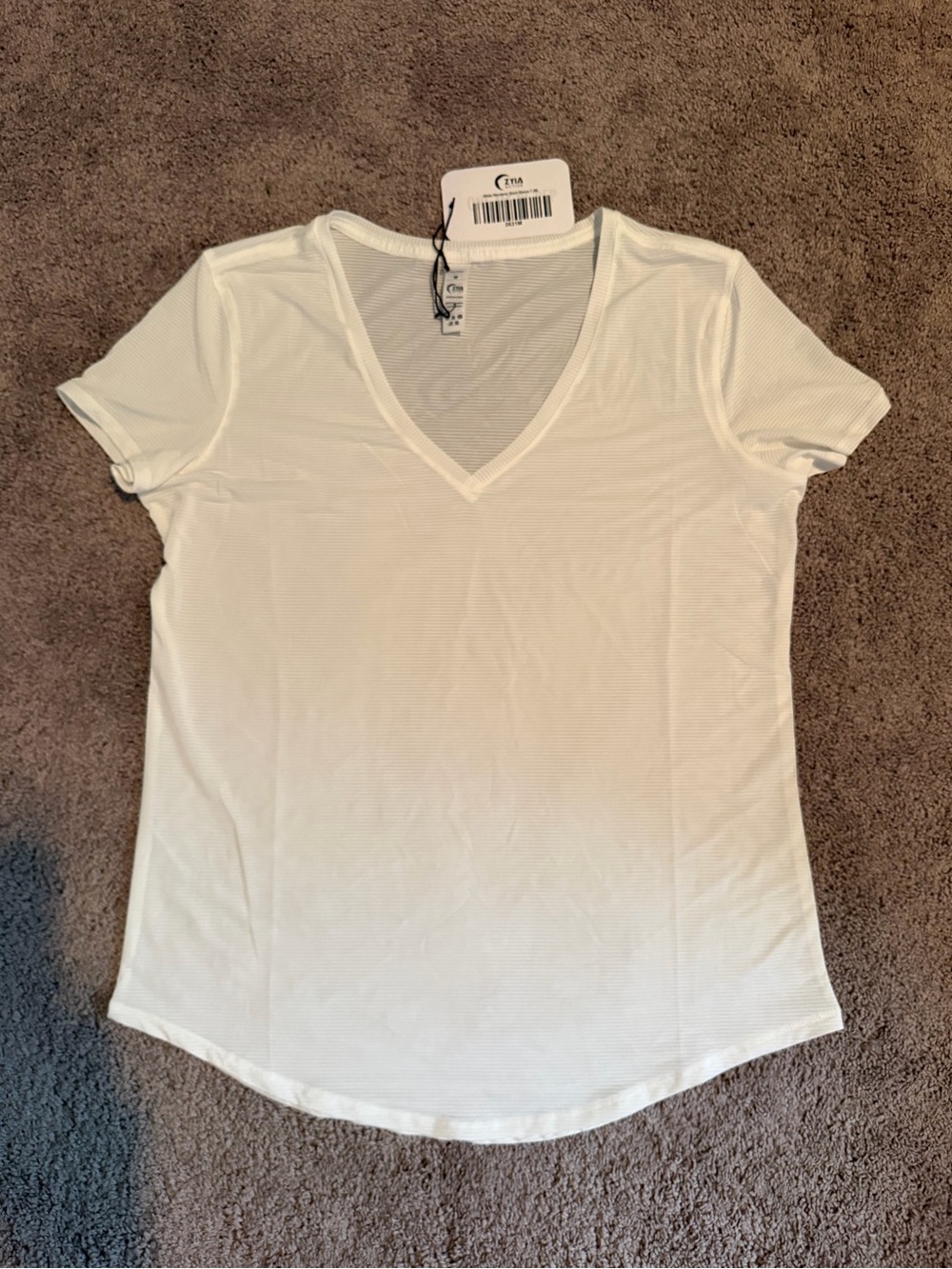 **Zyia White Wanderer Short Sleeve Tee – NWT**